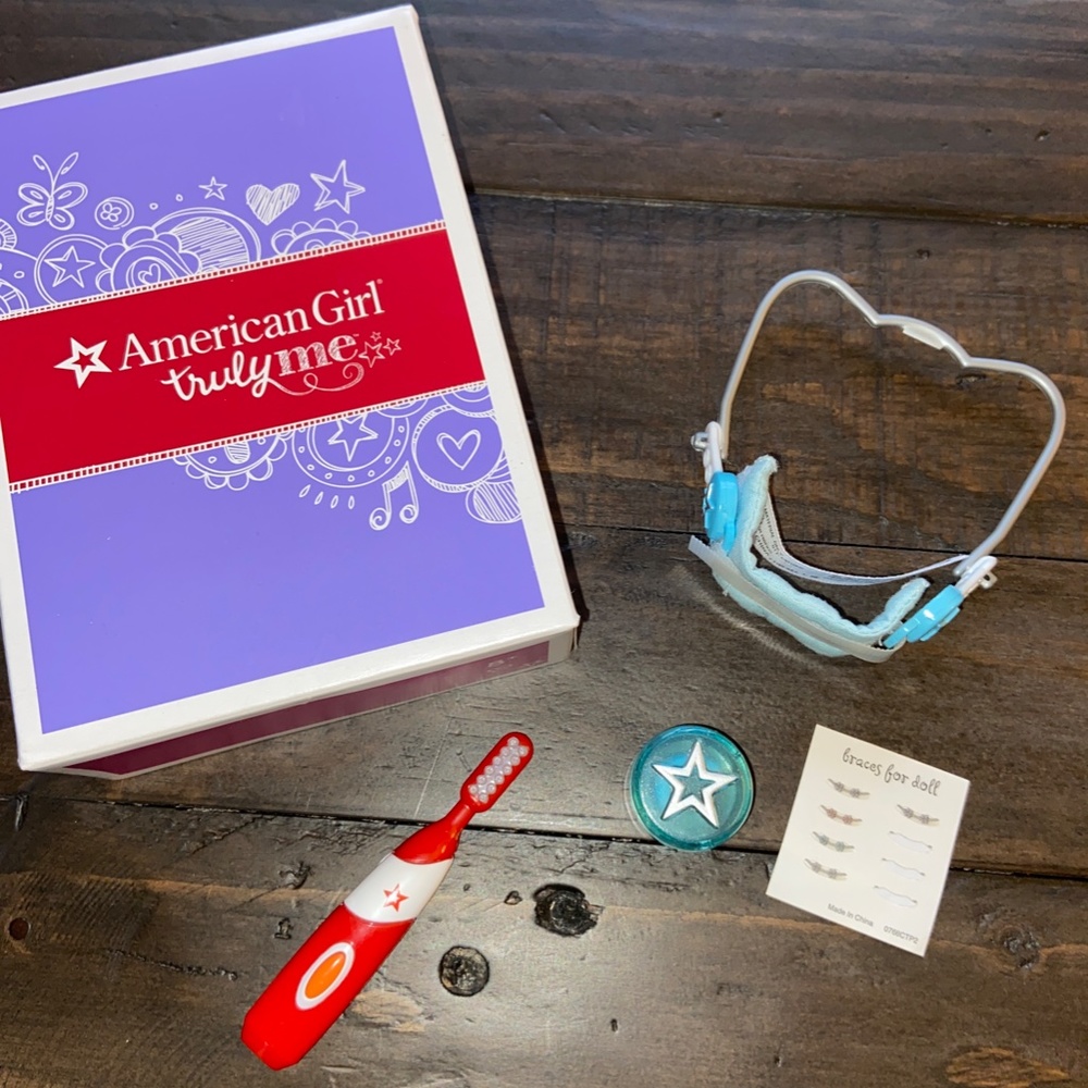 American Girl doll Healthy Smile Set Headgear Retainer/case, Toothbrush, Sticker